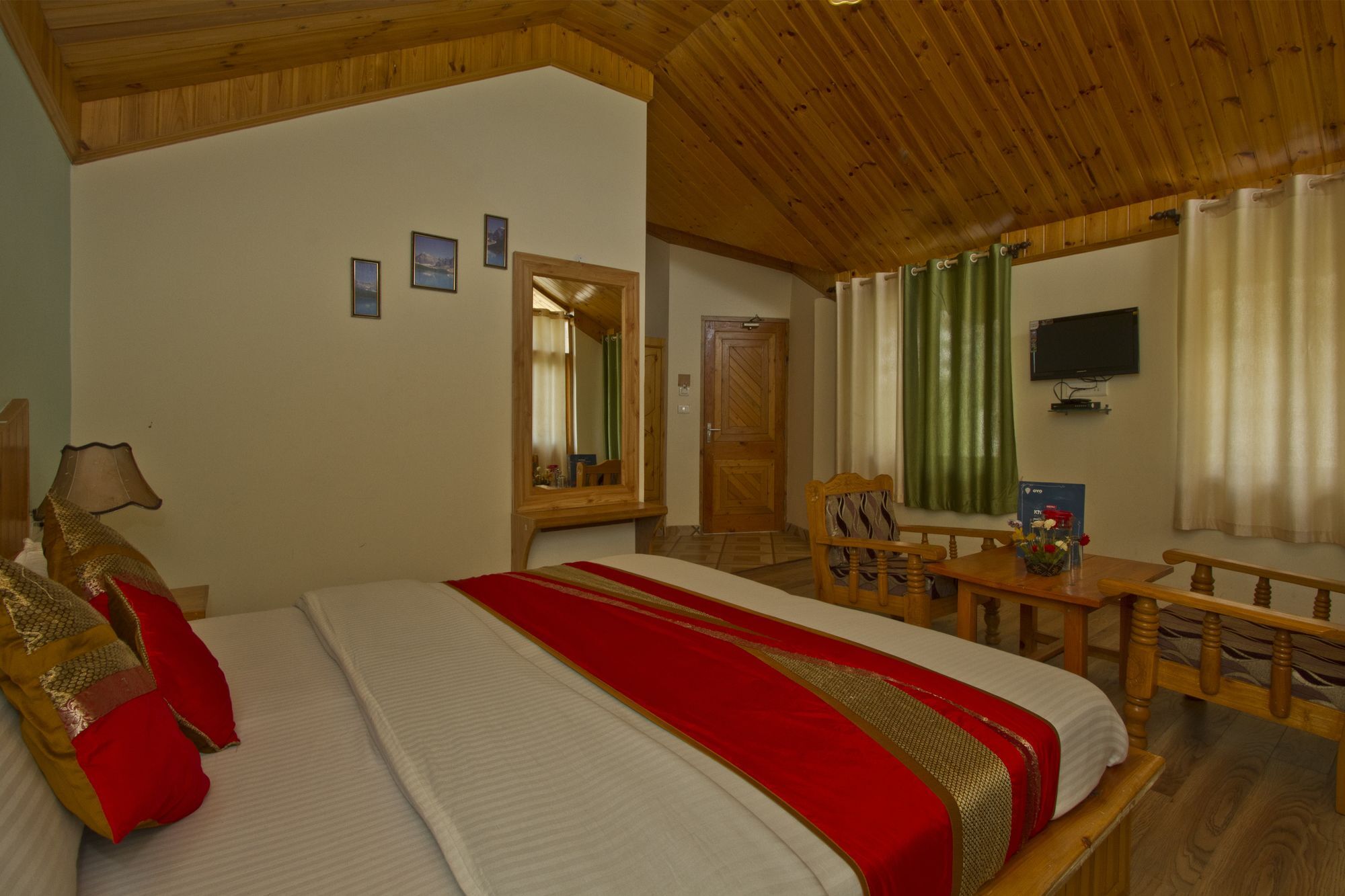 מנאלי Hotel Mountain Face מראה חיצוני תמונה